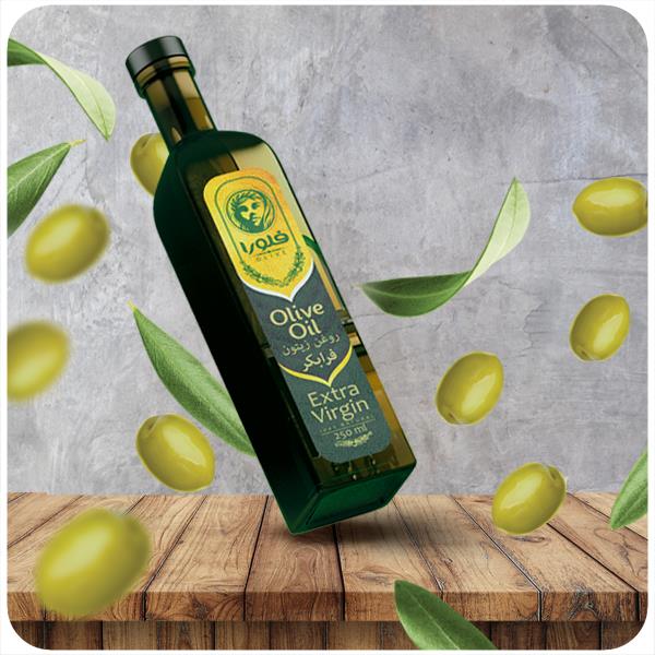 Glass of extra virgin olive oil (in different types)